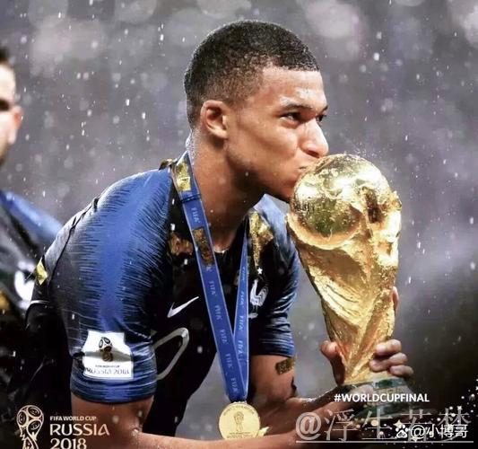 姆巴佩闪耀皇马！26岁射手荣膺赛季最佳：55场41球问鼎五大联赛头名