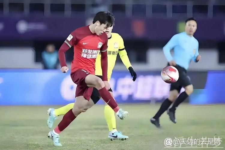 青岛西海岸补时绝杀连进两球3-2逆转河南队